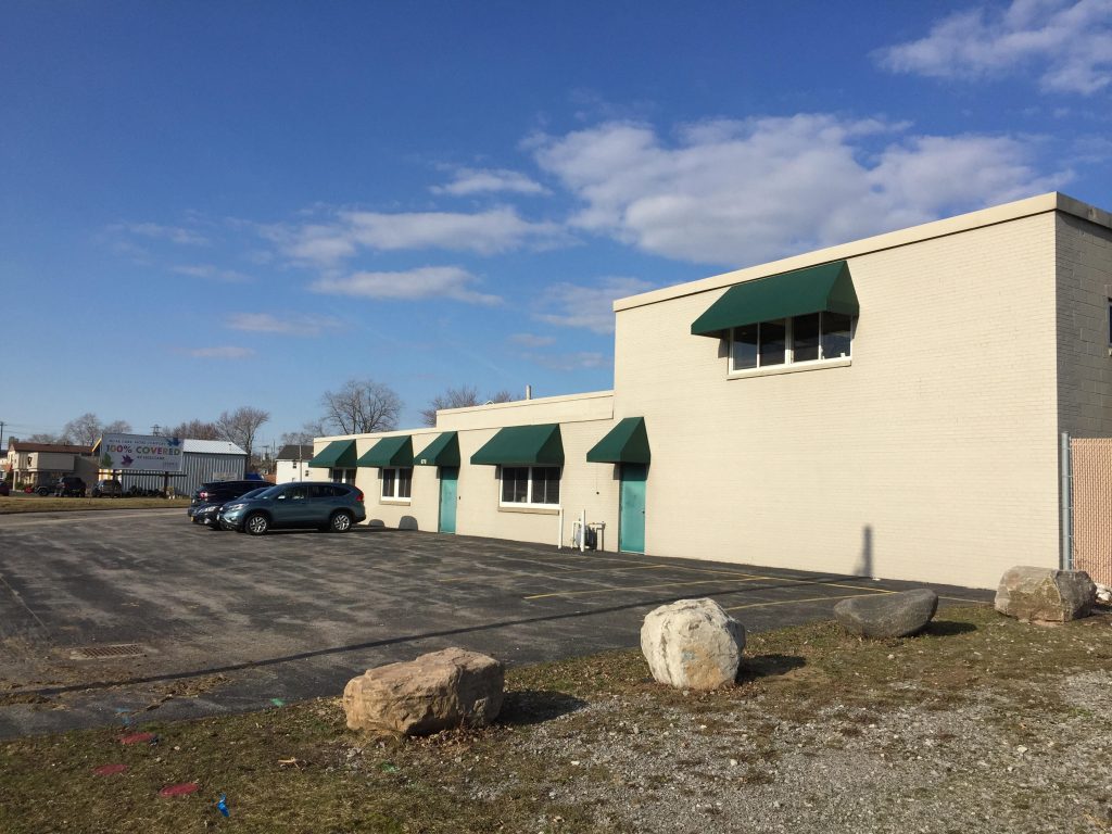 678 Sheridan, office/warehouse SOLD David L Schiller, SIOR